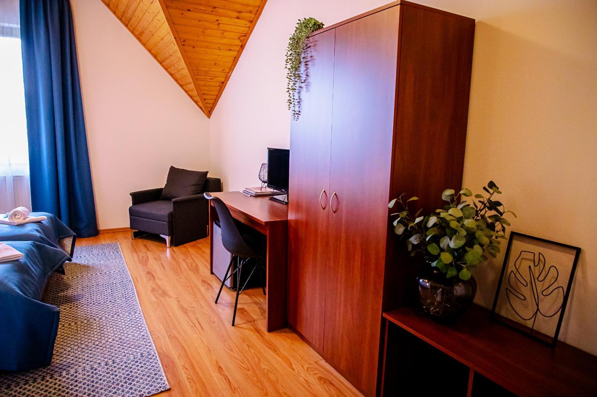 Hotel Rozalka Pezinok Extérieur photo
