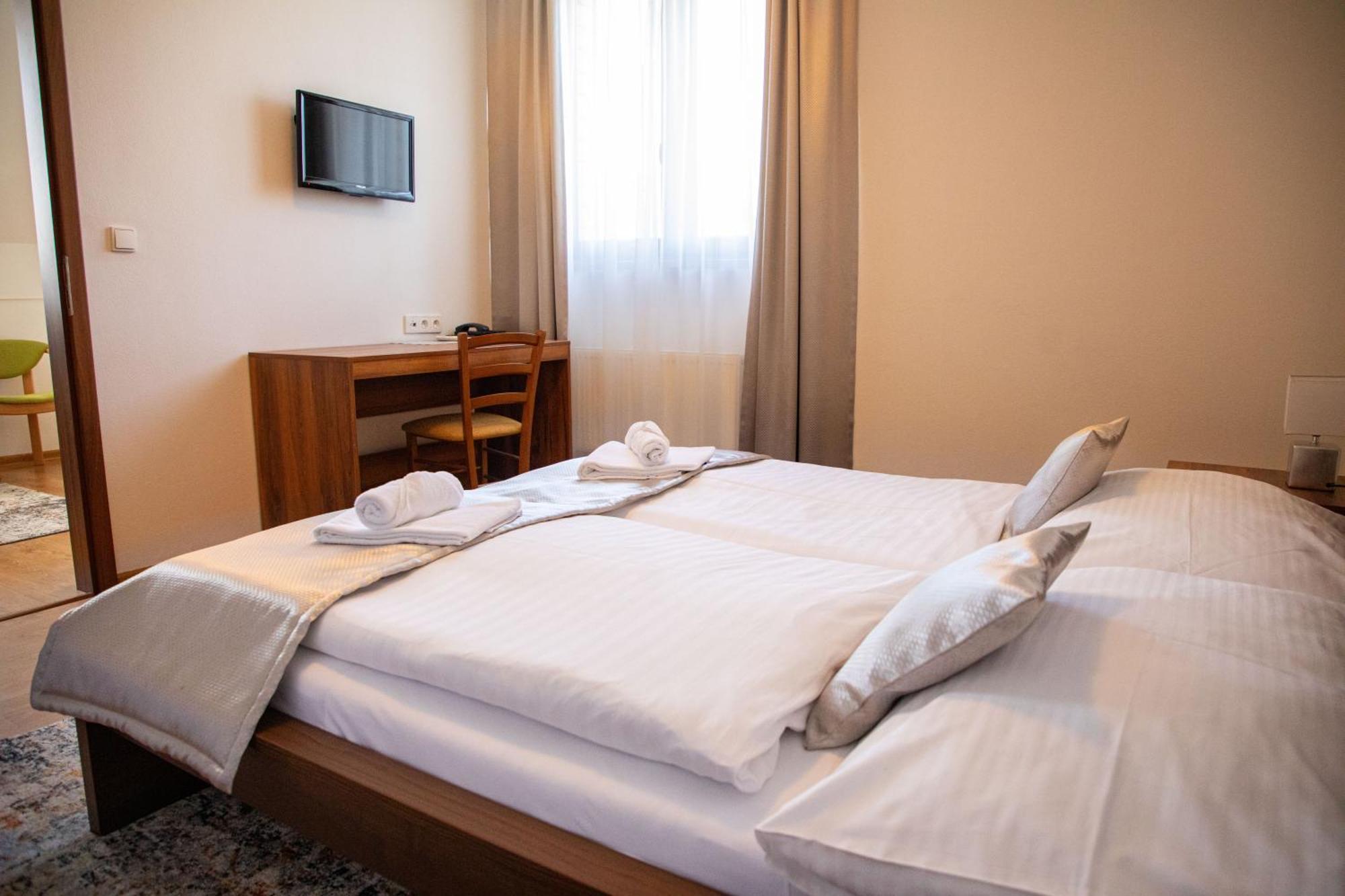 Hotel Rozalka Pezinok Extérieur photo