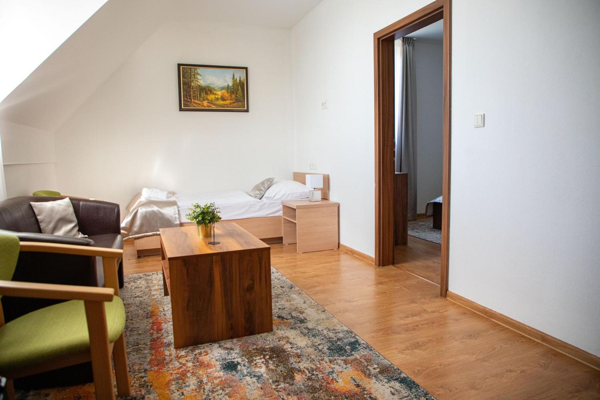 Hotel Rozalka Pezinok Extérieur photo