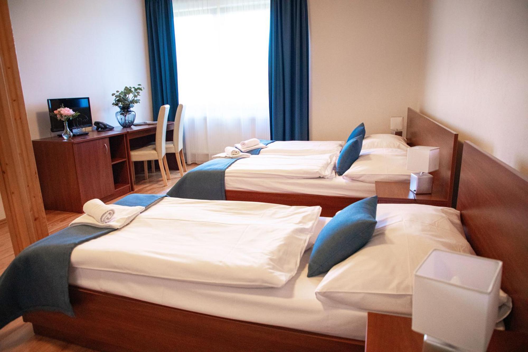 Hotel Rozalka Pezinok Extérieur photo