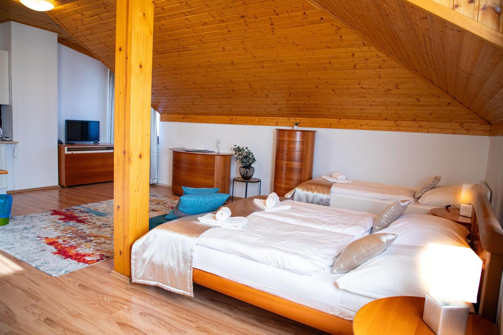 Hotel Rozalka Pezinok Extérieur photo