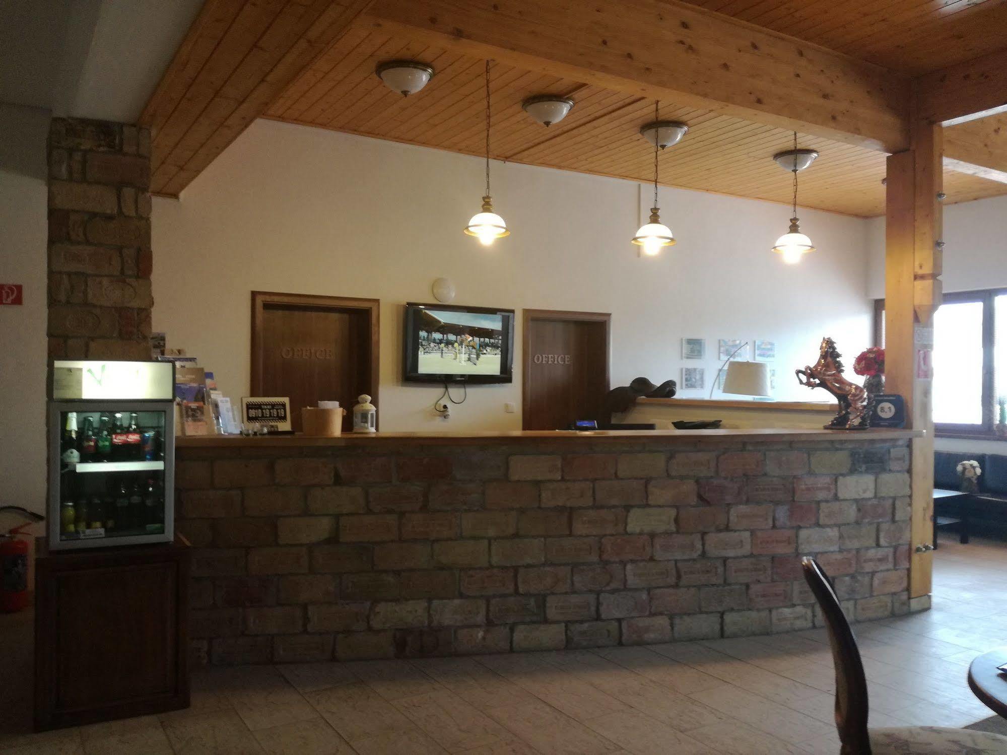 Hotel Rozalka Pezinok Extérieur photo